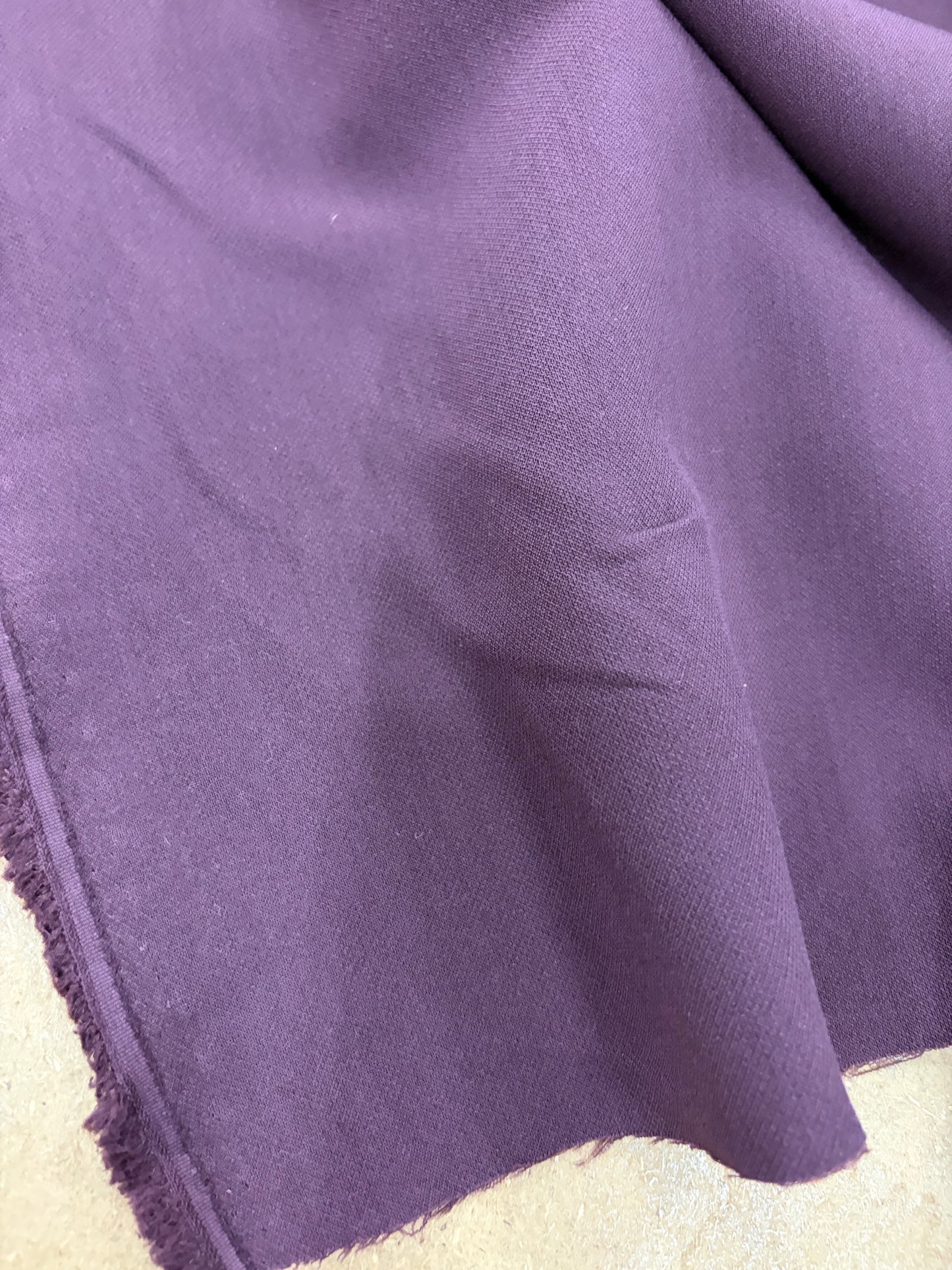 PIPO 002 aubergine bi-stretch suiting fabric