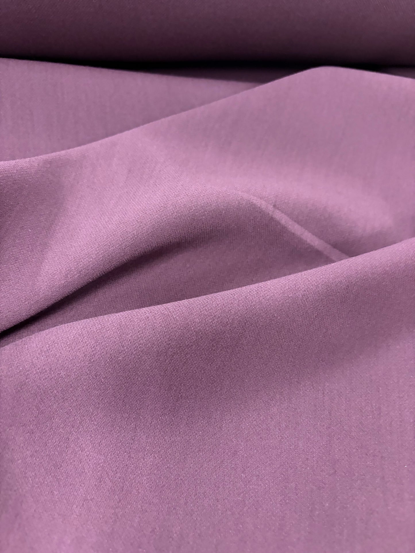 PIPO 002 aubergine bi-stretch suiting fabric