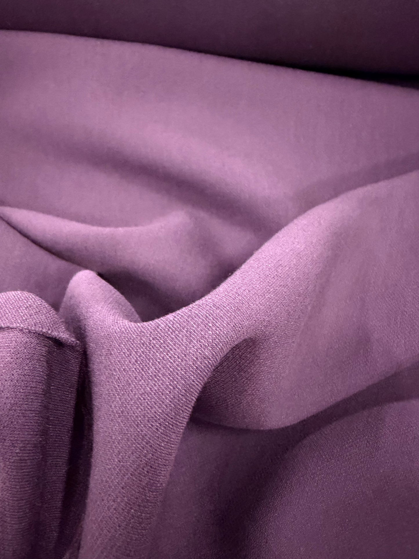PIPO 002 aubergine bi-stretch suiting fabric