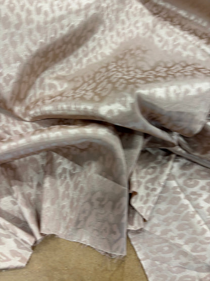 PIPO 016  light viscose stretch jacquard animalier sand