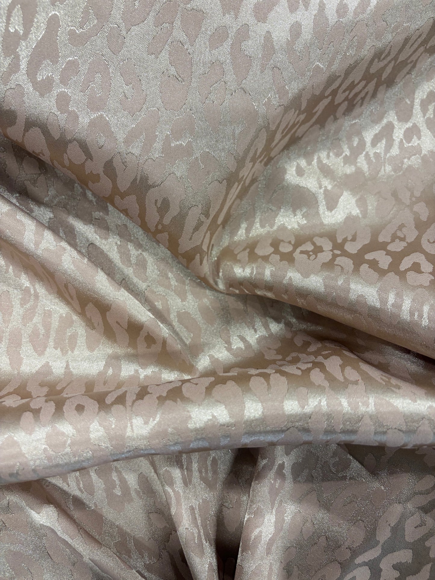 PIPO 016  light viscose stretch jacquard animalier sand
