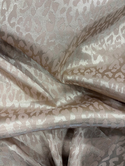 PIPO 016  light viscose stretch jacquard animalier sand