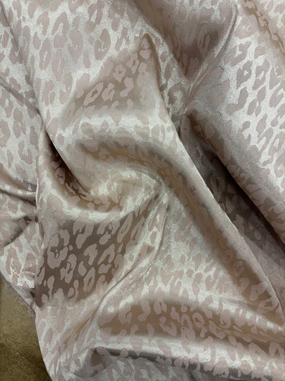 PIPO 016  light viscose stretch jacquard animalier sand