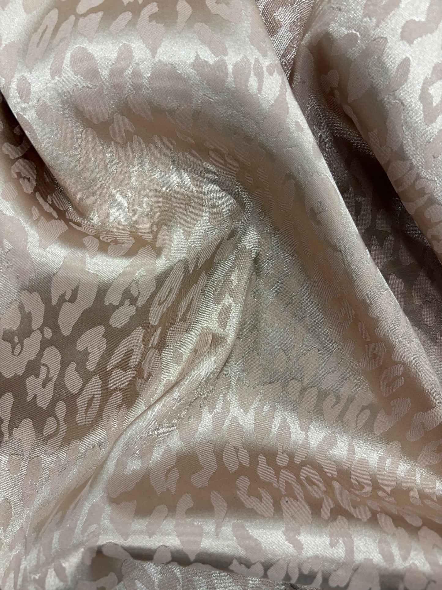 PIPO 016  light viscose stretch jacquard animalier sand