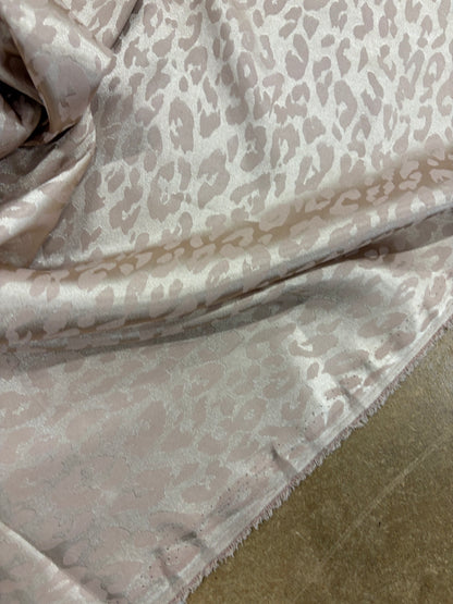 PIPO 016  light viscose stretch jacquard animalier sand