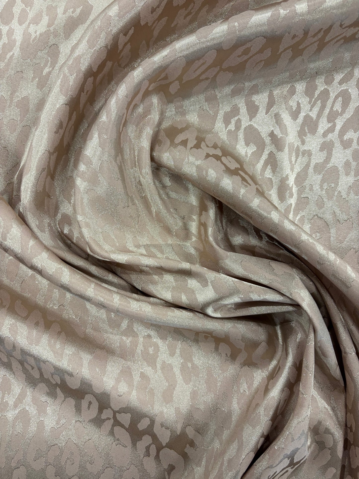 PIPO 016  light viscose stretch jacquard animalier sand