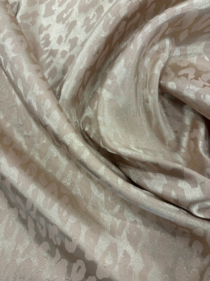PIPO 016  light viscose stretch jacquard animalier sand