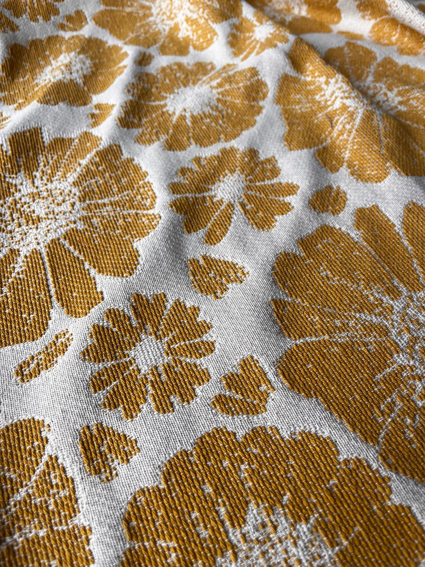CELIA 027 cot jacquard big flowers warm yellow/ecru