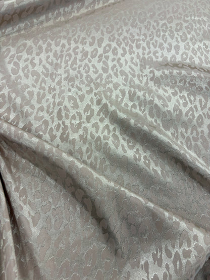 PIPO 016  light viscose stretch jacquard animalier sand