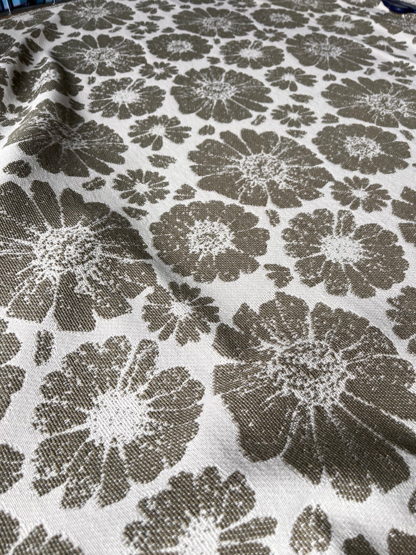 CELIA 023 cot jacquard with big flower design khaky / ecru