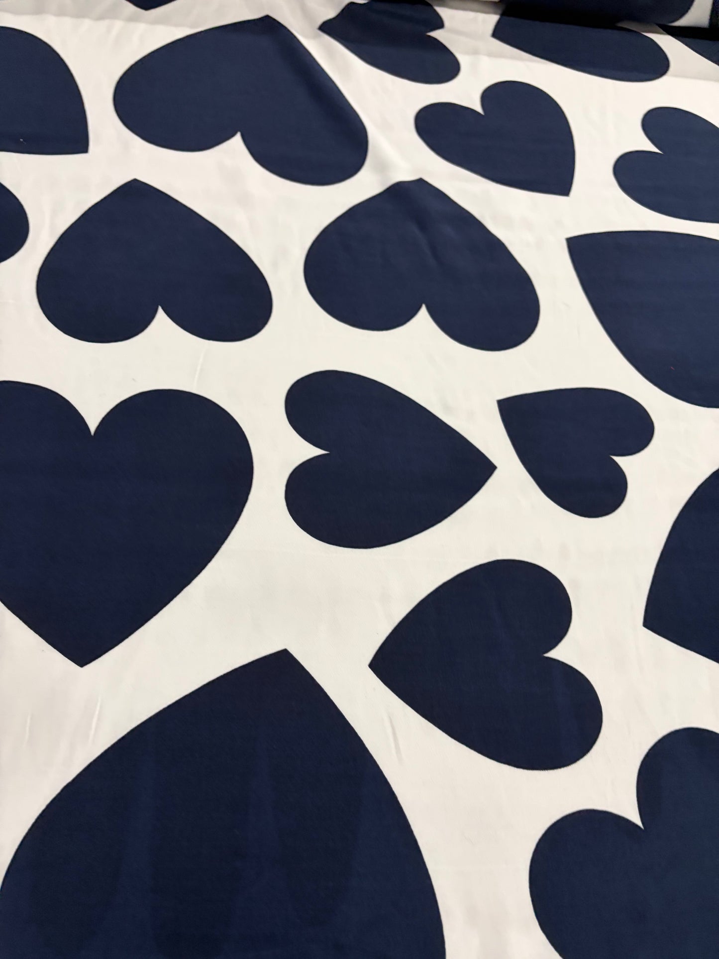 KRUSTY 015 navy/white giant hearts viscose