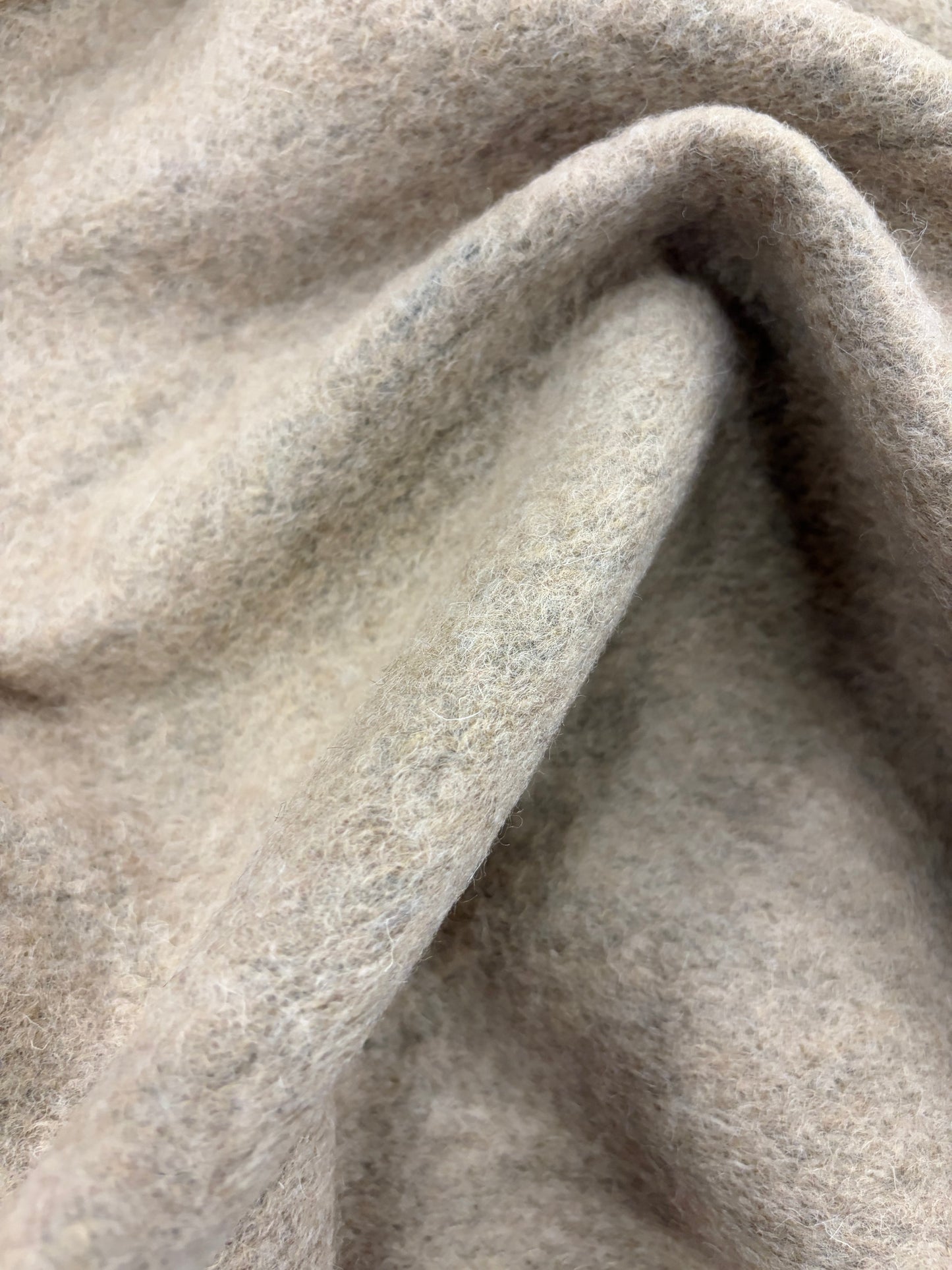 PIPO 022 sand boiled wool with fused lining
