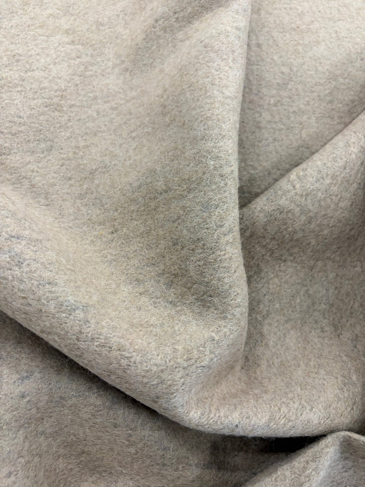 PIPO 022 sand boiled wool with fused lining