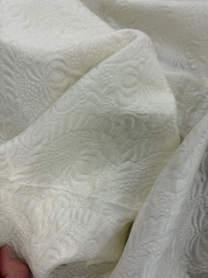 PIPO 024 heavy cotton brocart off-white
