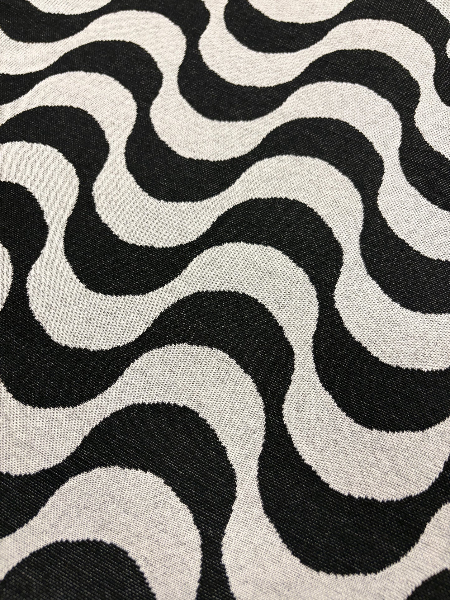 PIPO 025  jersey jacquard black/white waves
