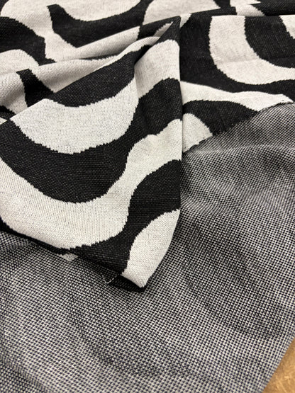 PIPO 025  jersey jacquard black/white waves