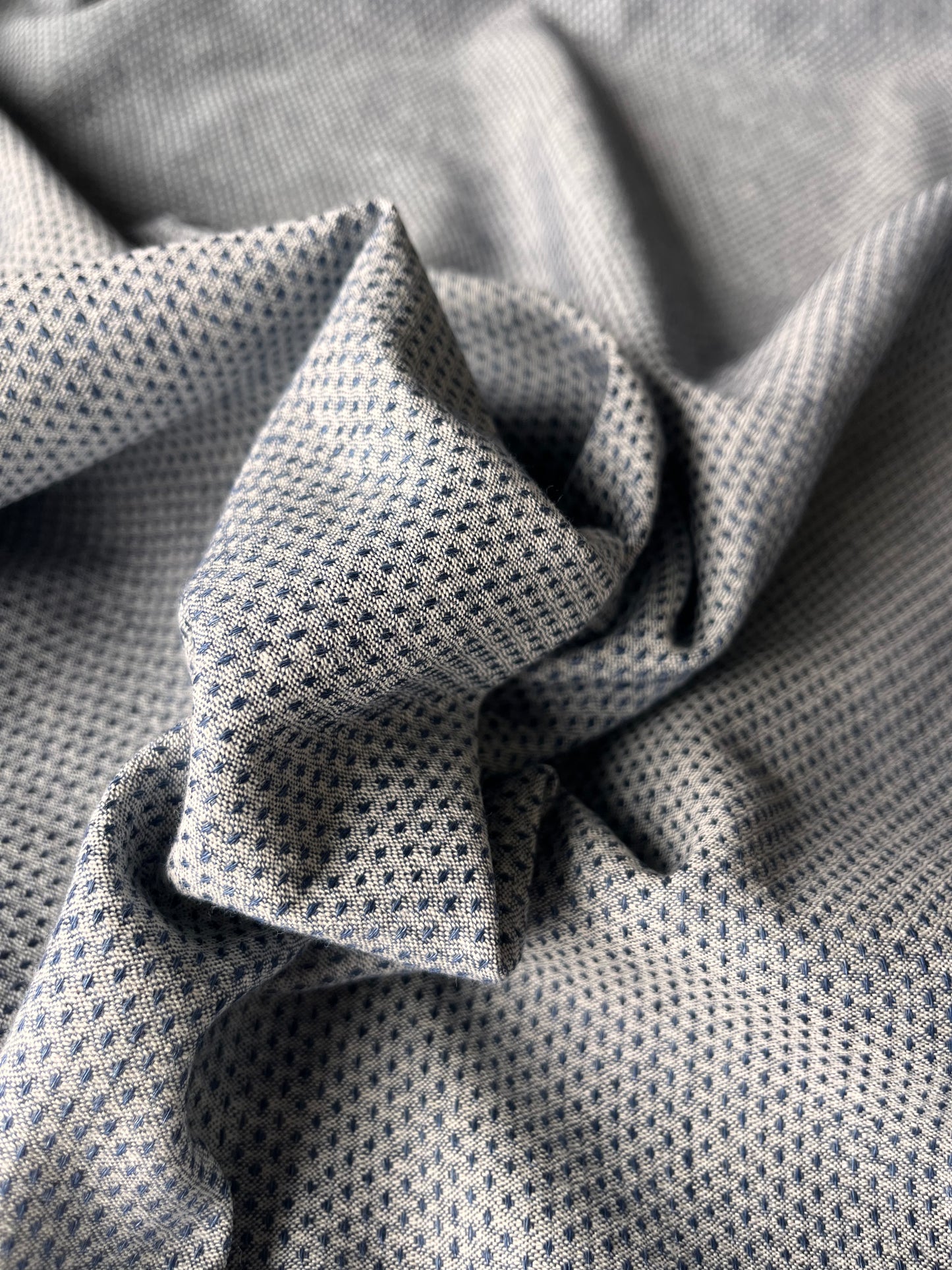 CELIA 015 cot/lin jacquard blue dots