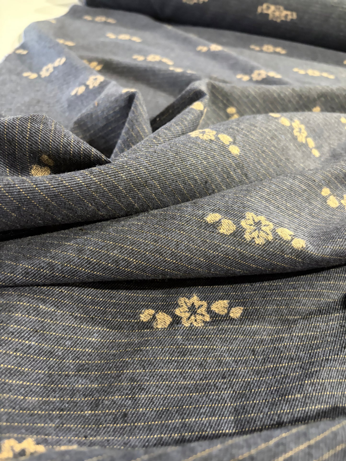 KRUSTY 020 indigo/sand wool jacquard