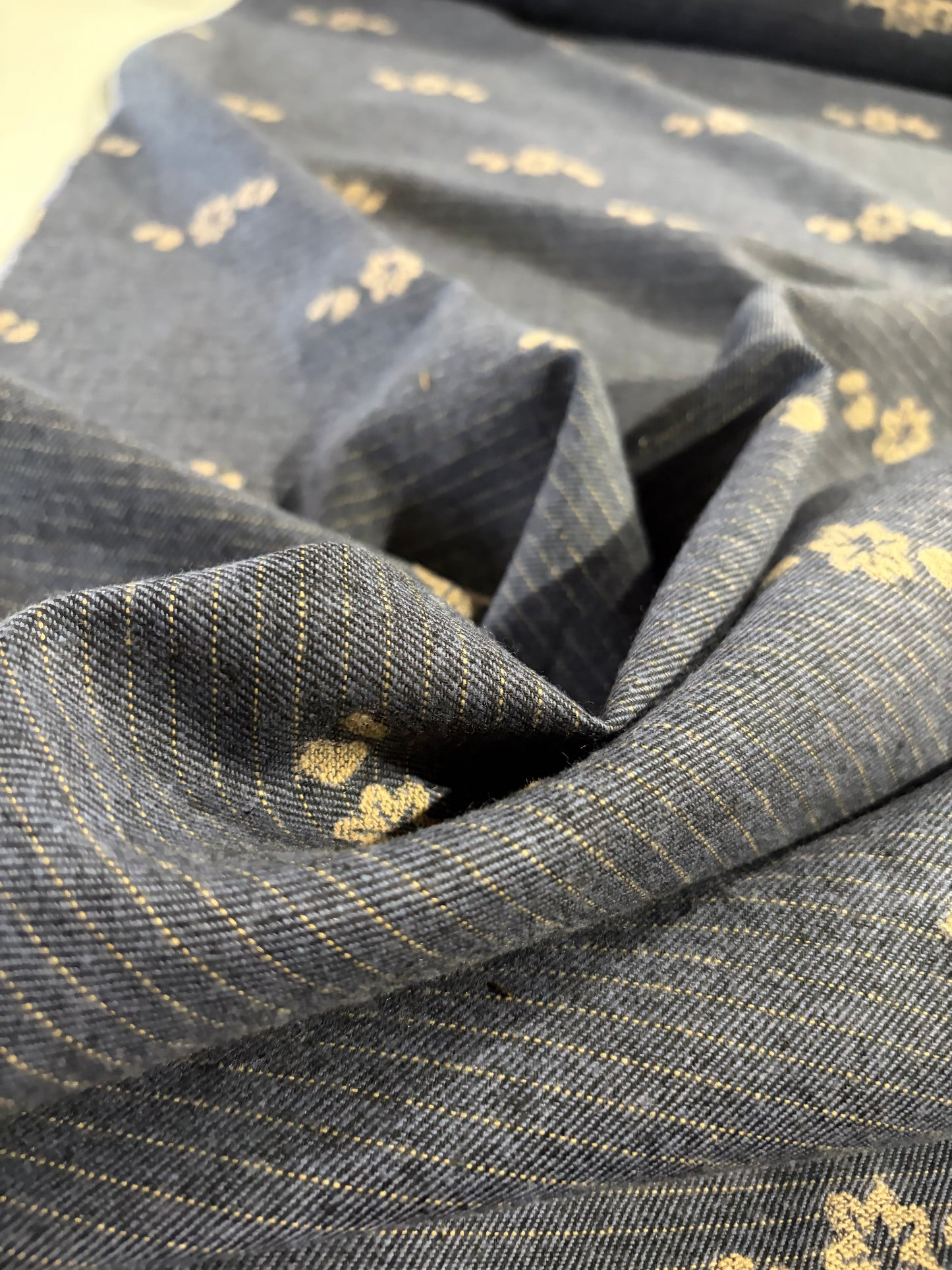 KRUSTY 020 indigo/sand wool jacquard