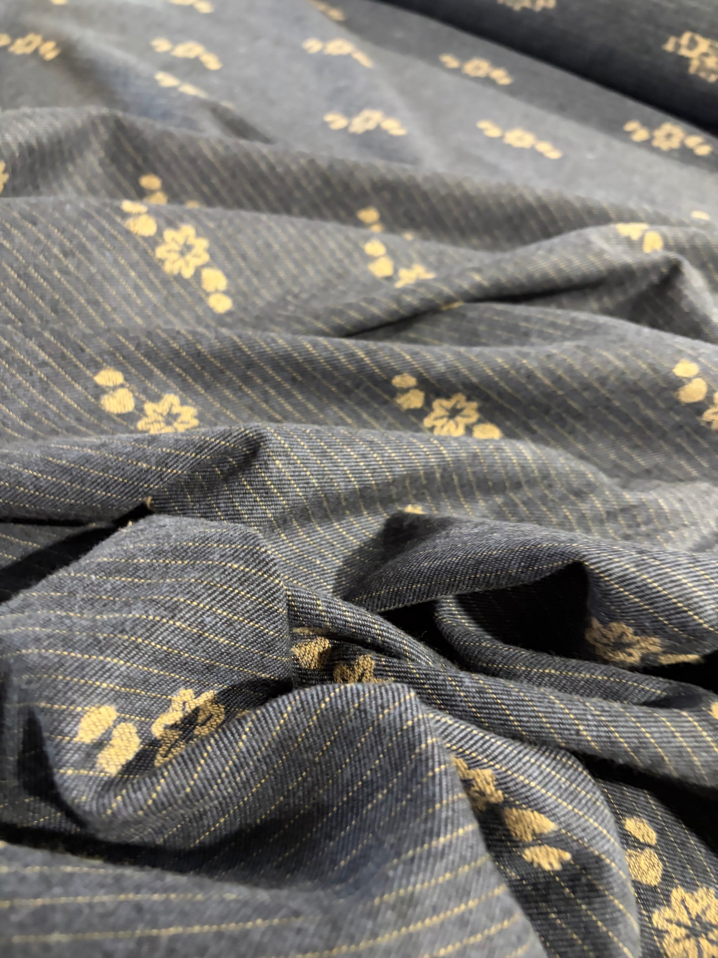 KRUSTY 020 indigo/sand wool jacquard