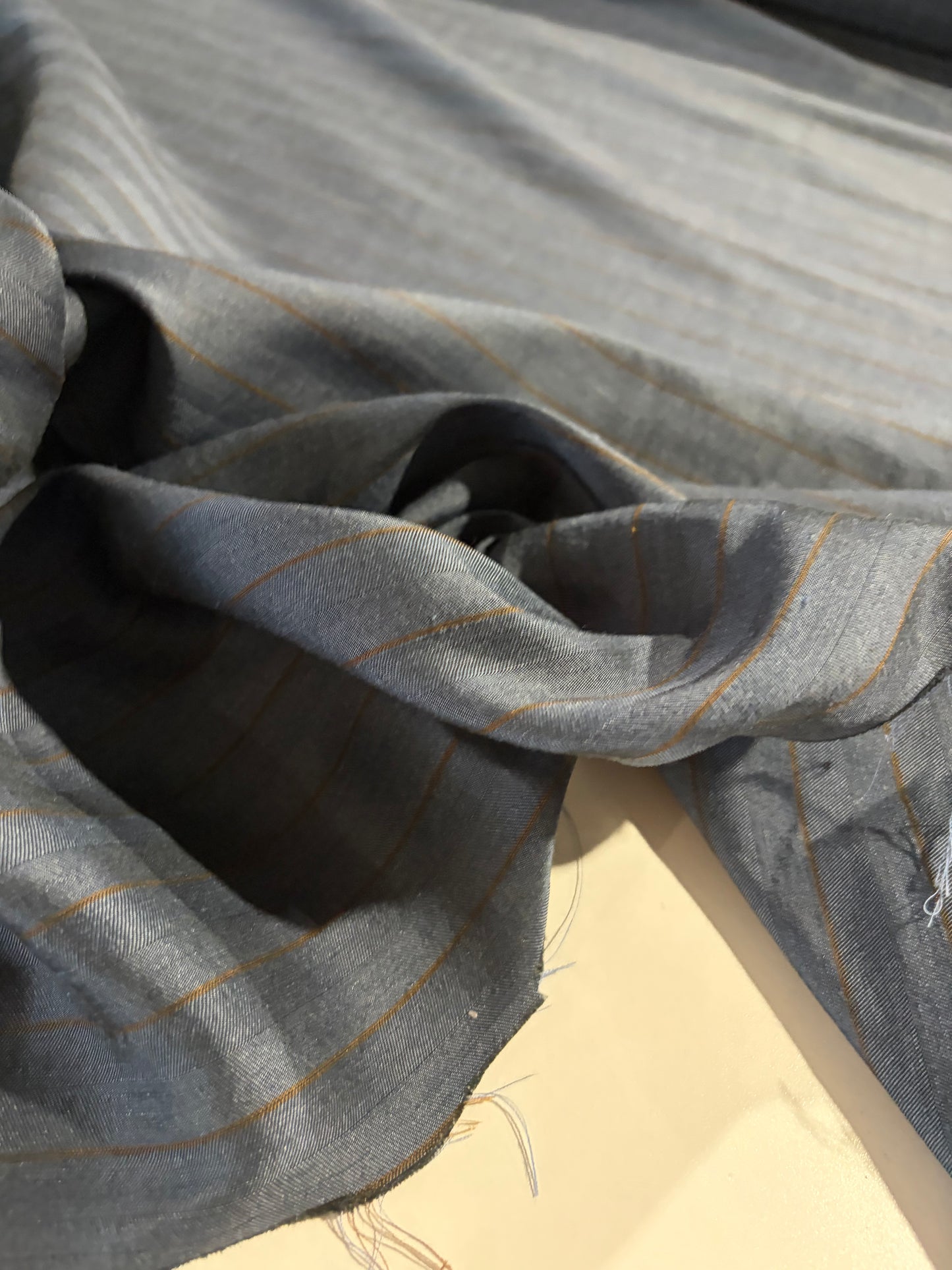KRUSTY 021 indigo/rust shiny cotton suiting stripes