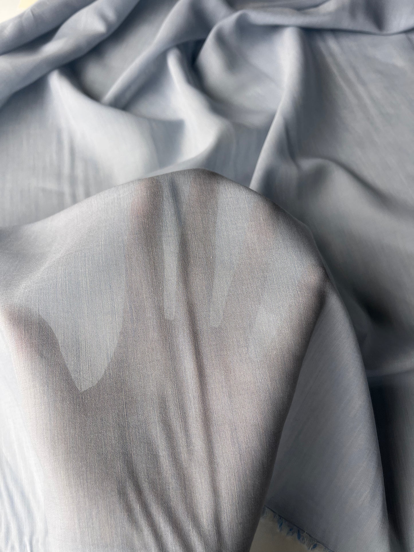 CELIA 012 viscose/silk voile changeant light blue