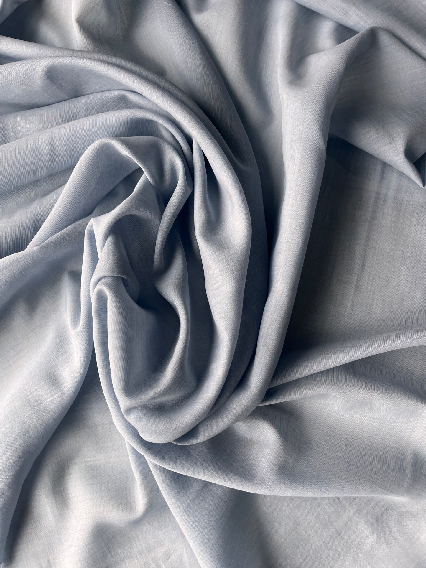 CELIA 012 viscose/silk voile changeant light blue