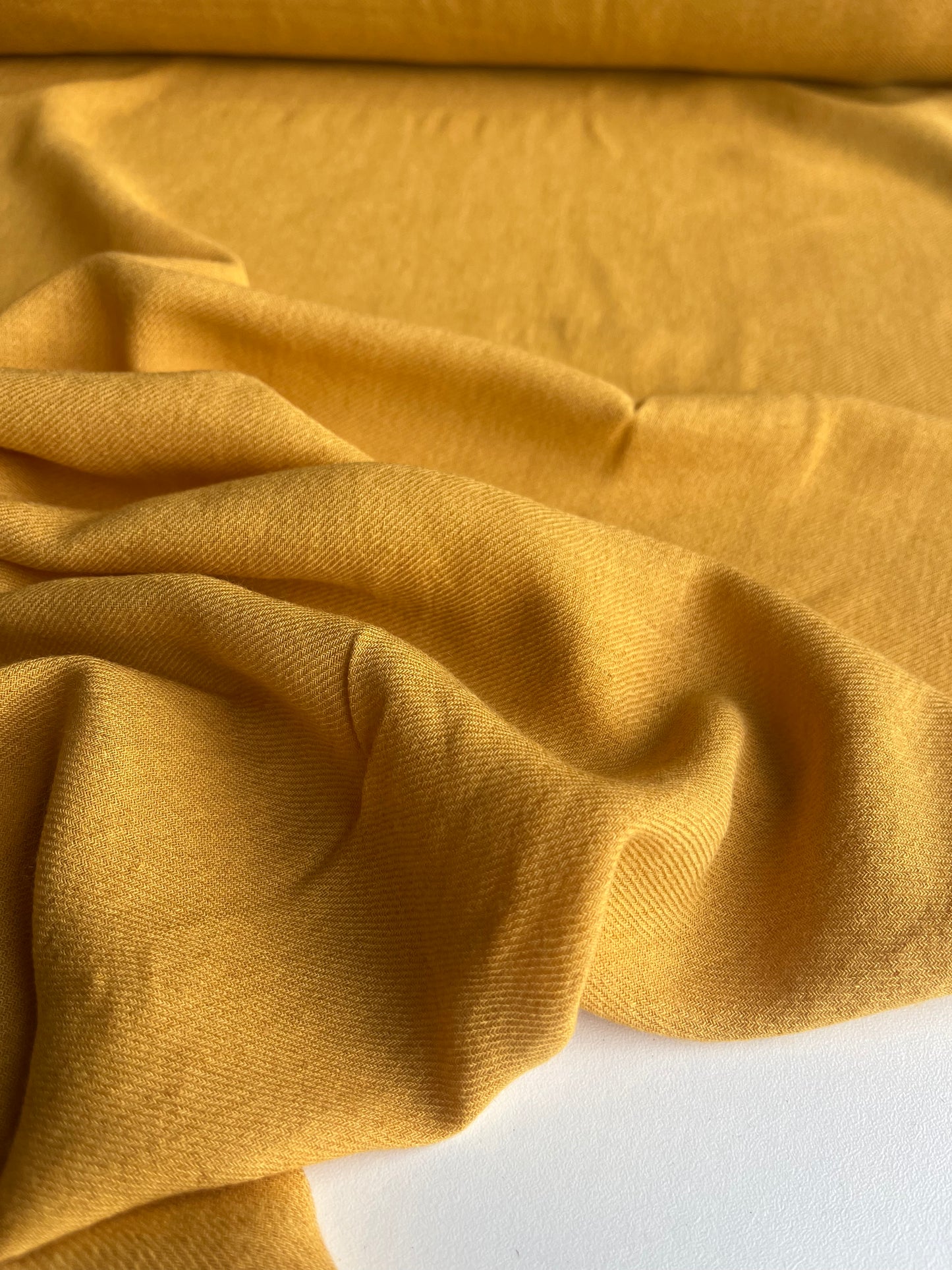 TANIA 019 viscose/wool warm yellow