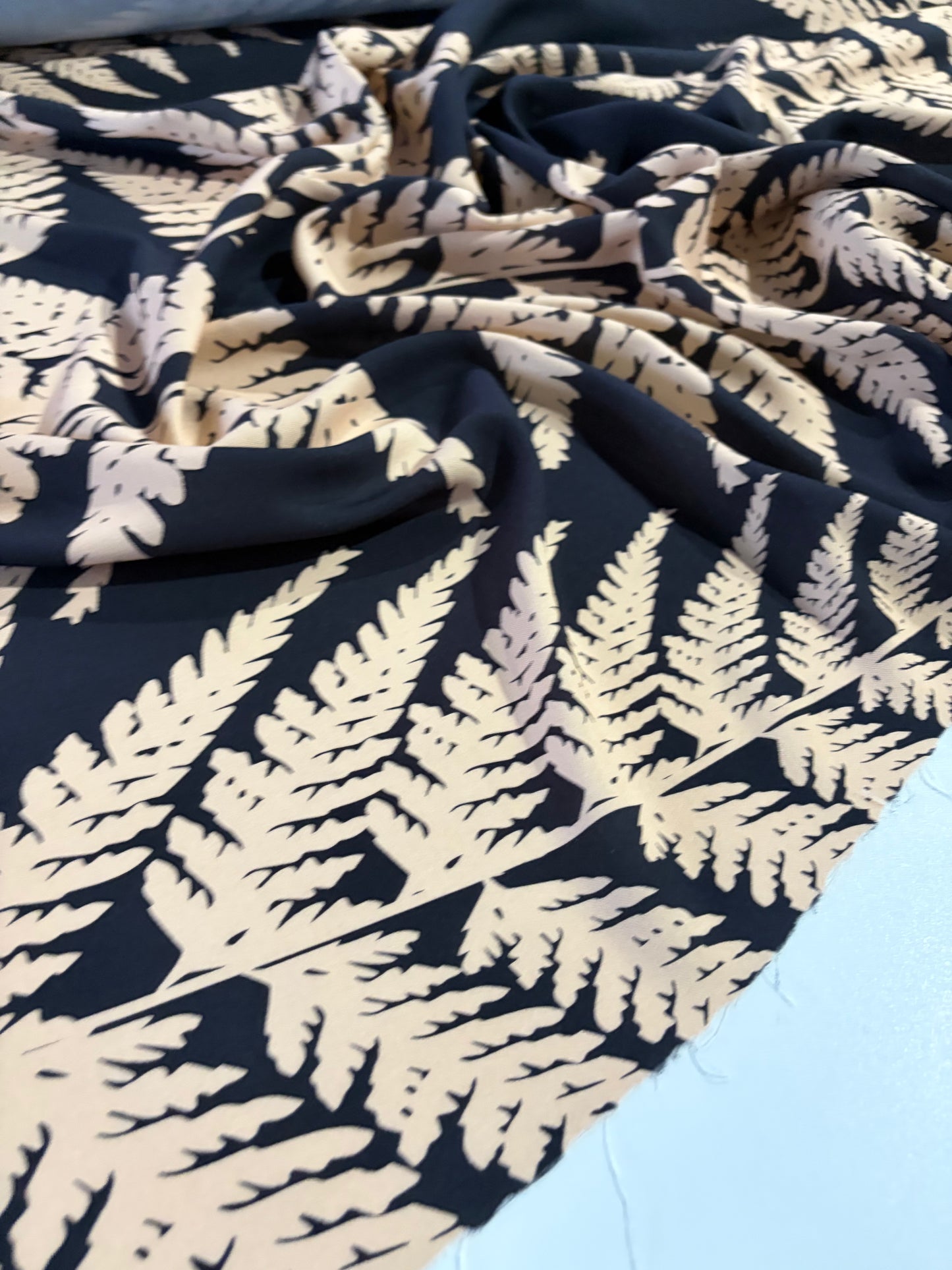 KRUSTY 024 brown/sand viscose twill print