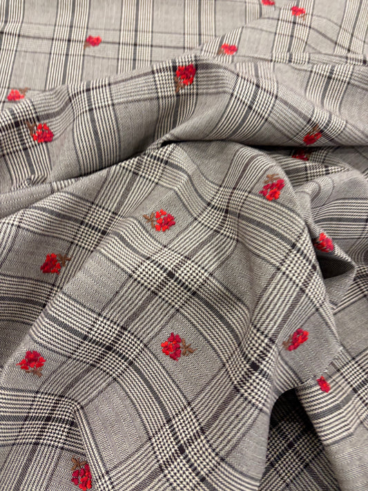PIPO 035 checkered suiting stretch with embroidered flowers