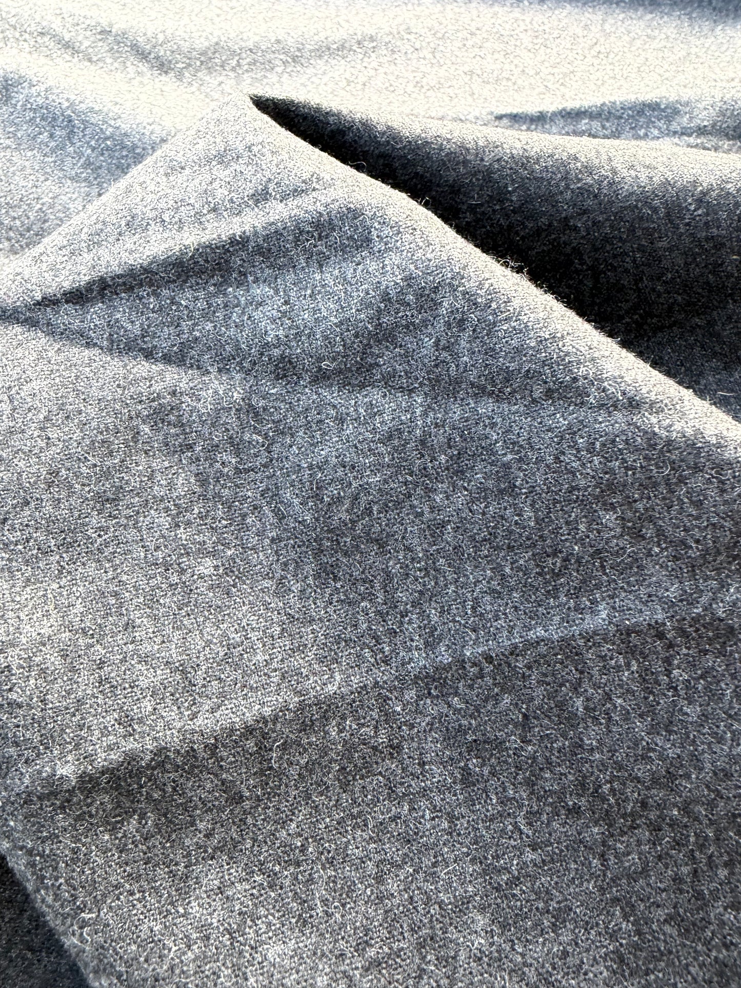WOOL EDIT 003 anthracite wool serge foulé