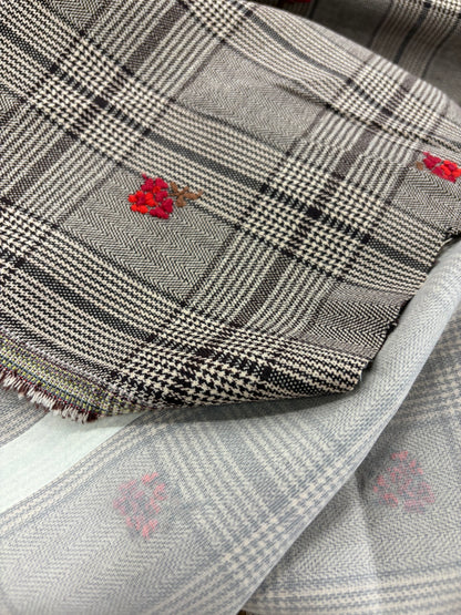 PIPO 035 checkered suiting stretch with embroidered flowers