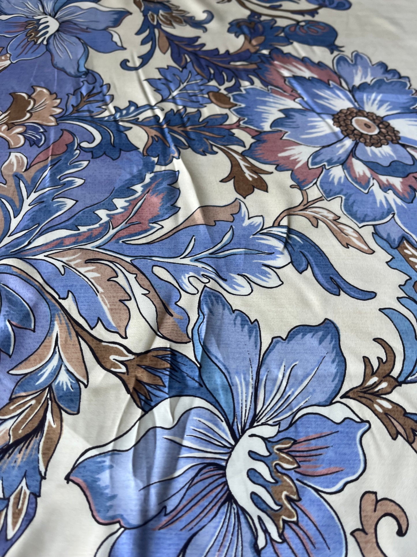 LOUNGE 009 viscose satin with double border flower print