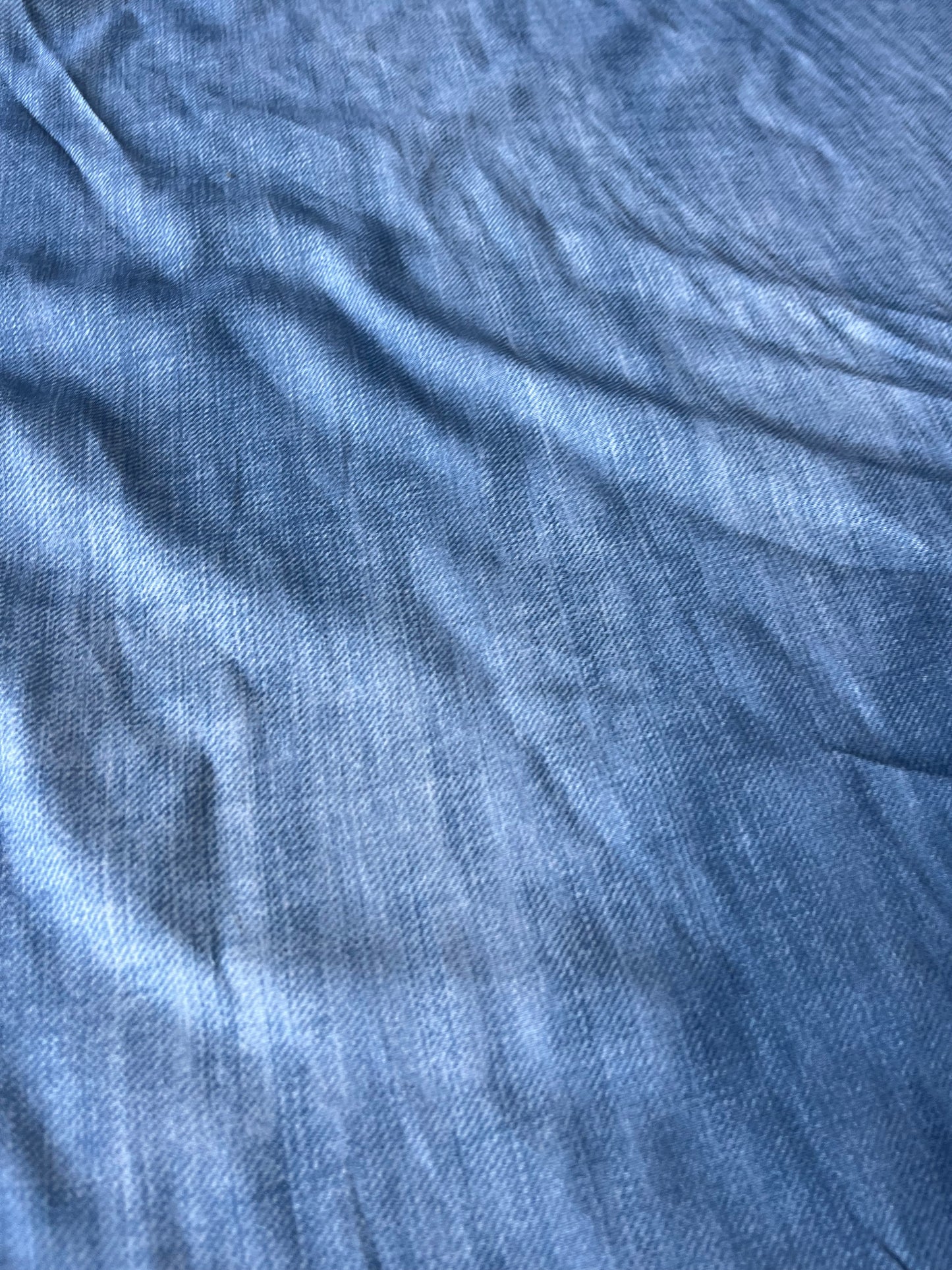 LOUNGE 010 viscose crêpe with tie-dye jeans effect