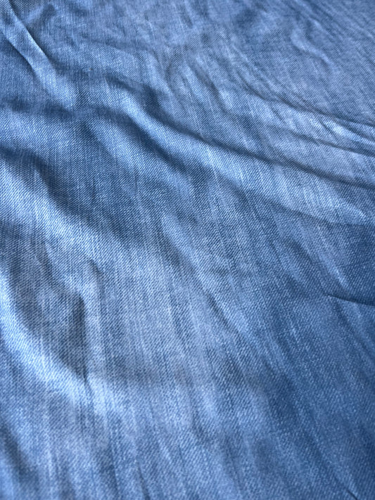 LOUNGE 010 viscose crêpe with tie-dye jeans effect