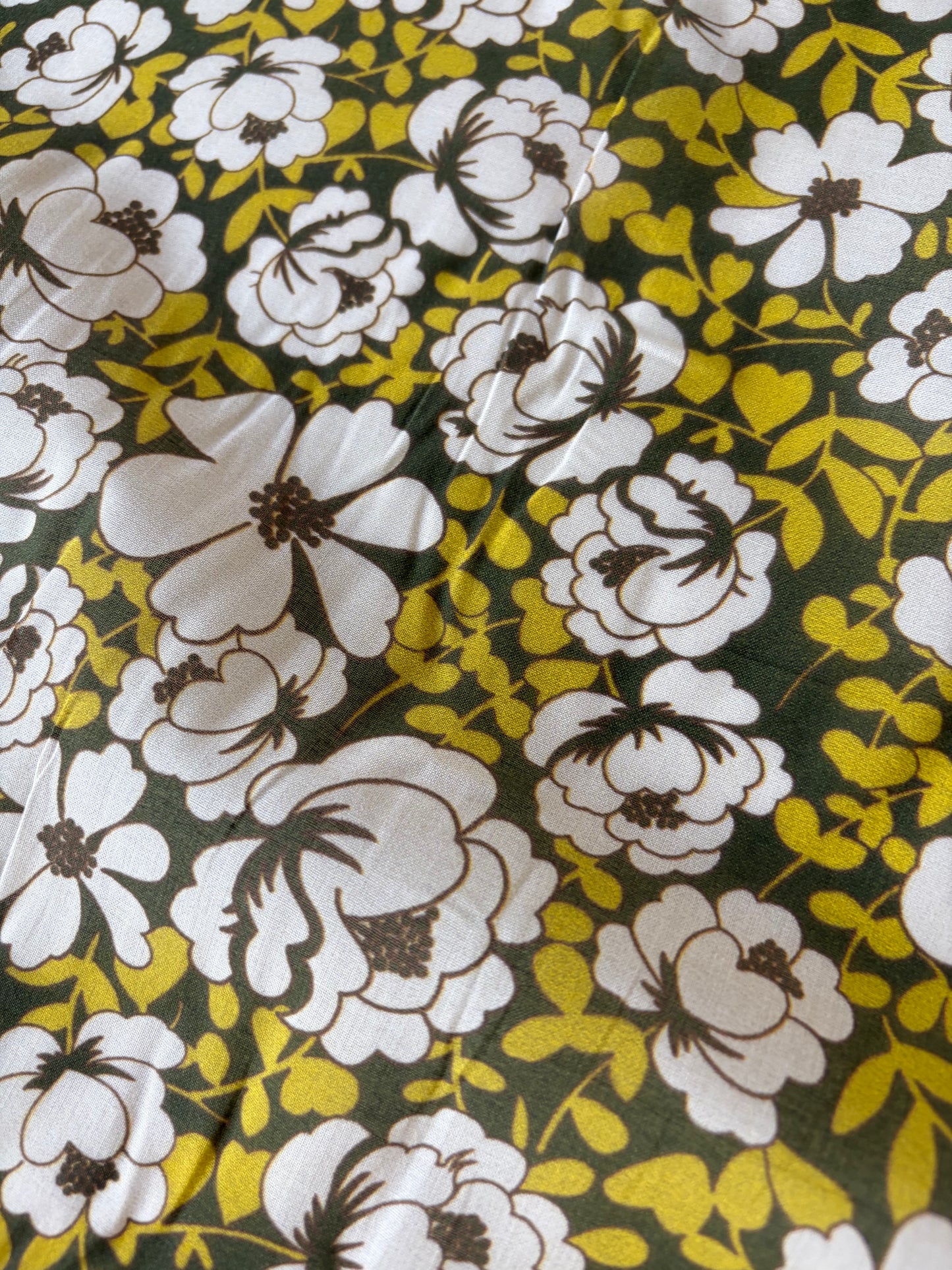 AL 011 cotton voile "curry/khaky flowers"