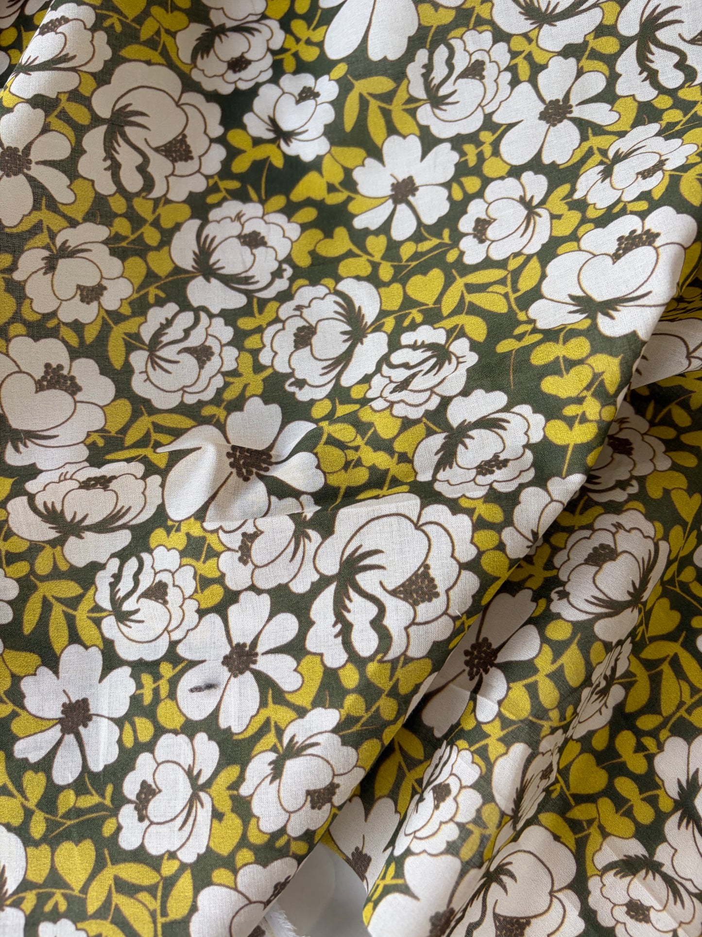 AL 011 cotton voile "curry/khaky flowers"