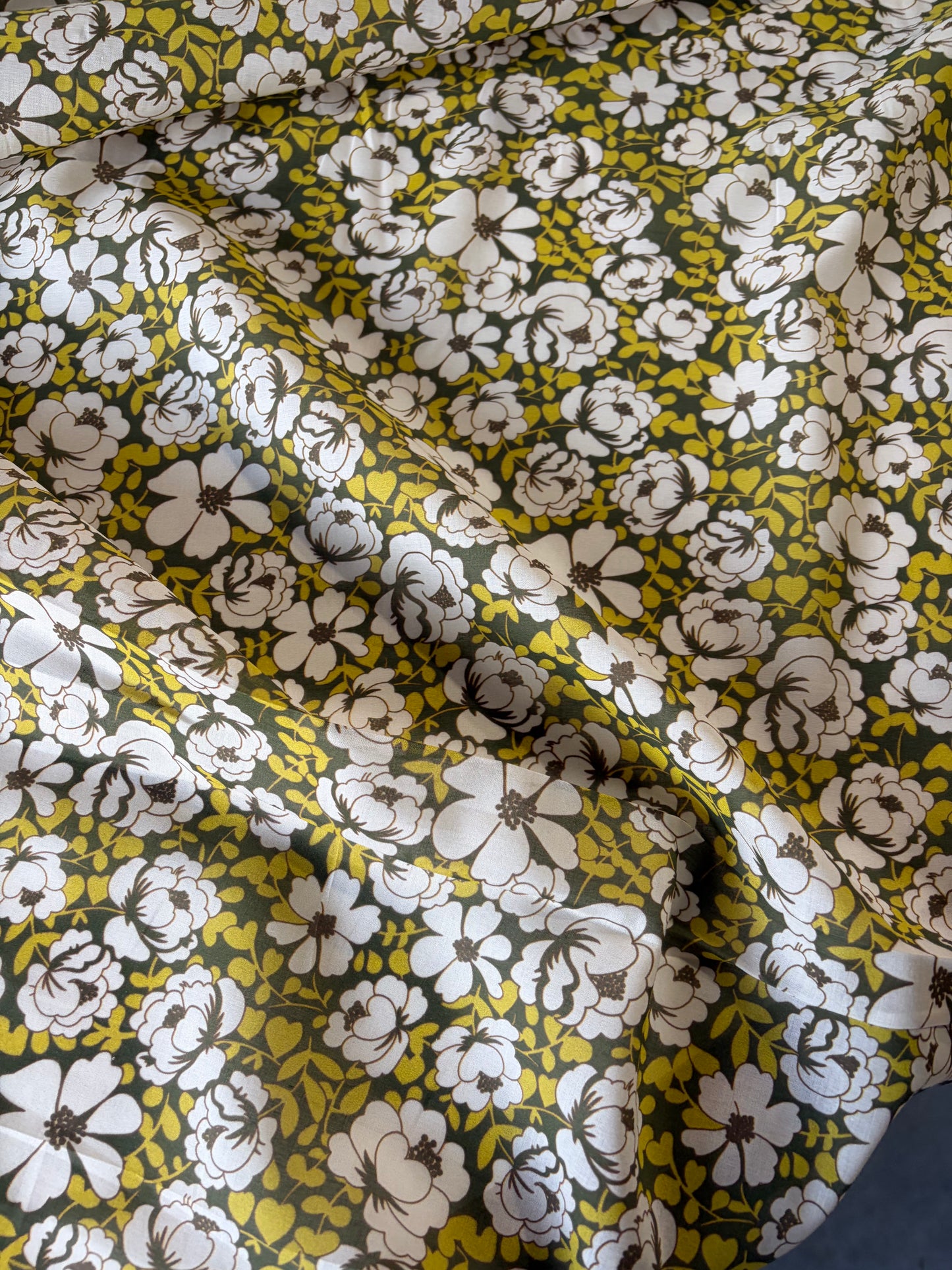 AL 011 cotton voile "curry/khaky flowers"