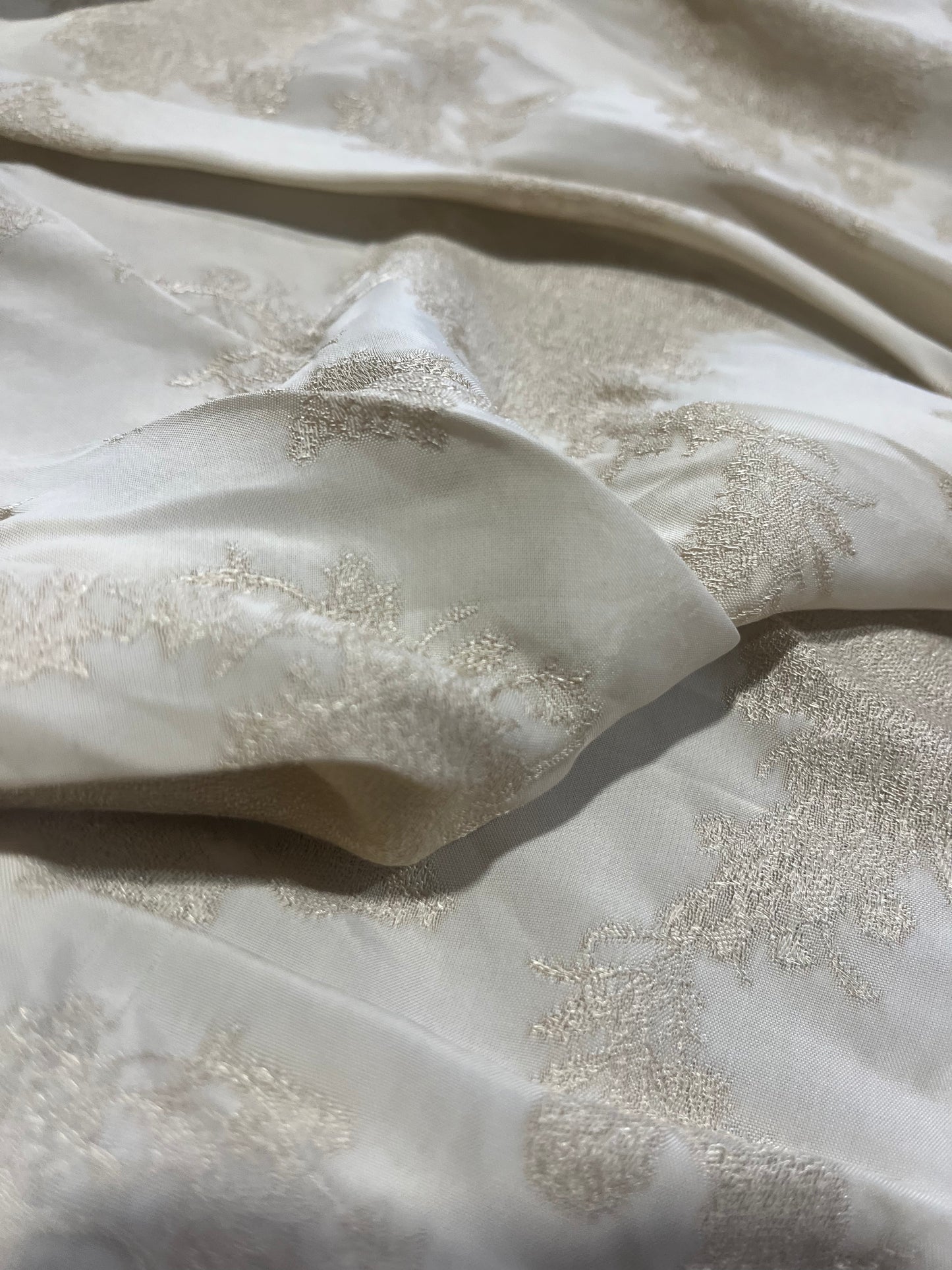 G01 JUST 033 crêpe de Chine jacquard beige