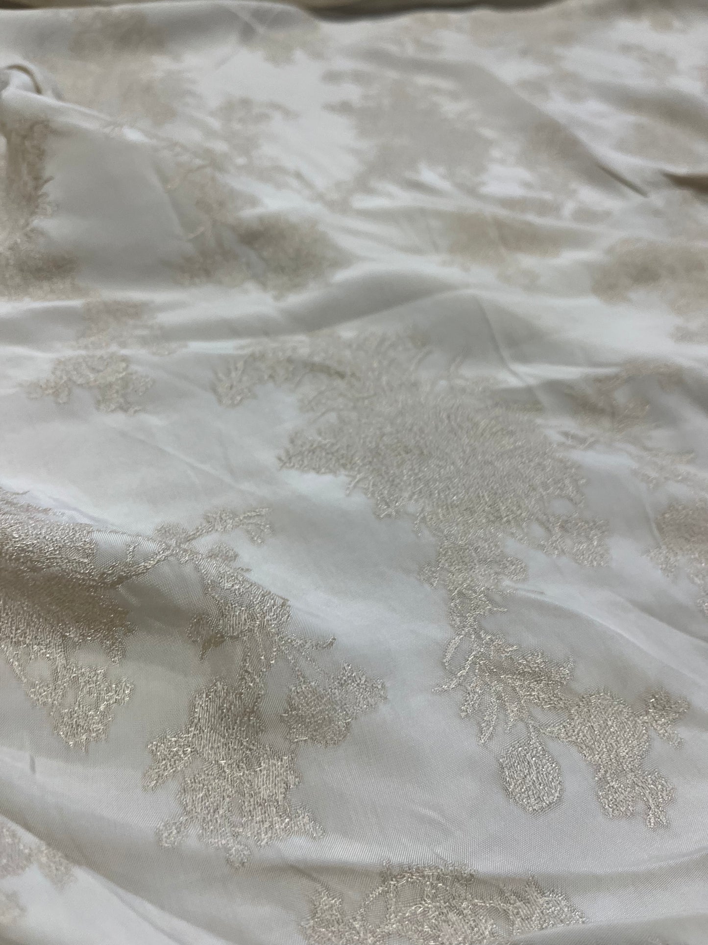 G01 JUST 033 crêpe de Chine jacquard beige