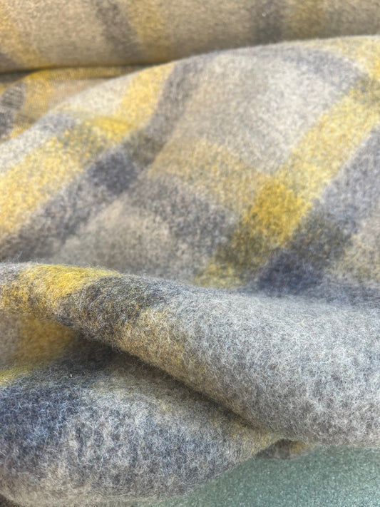 WINDSOR 006 heavy boiled wool check with yellow