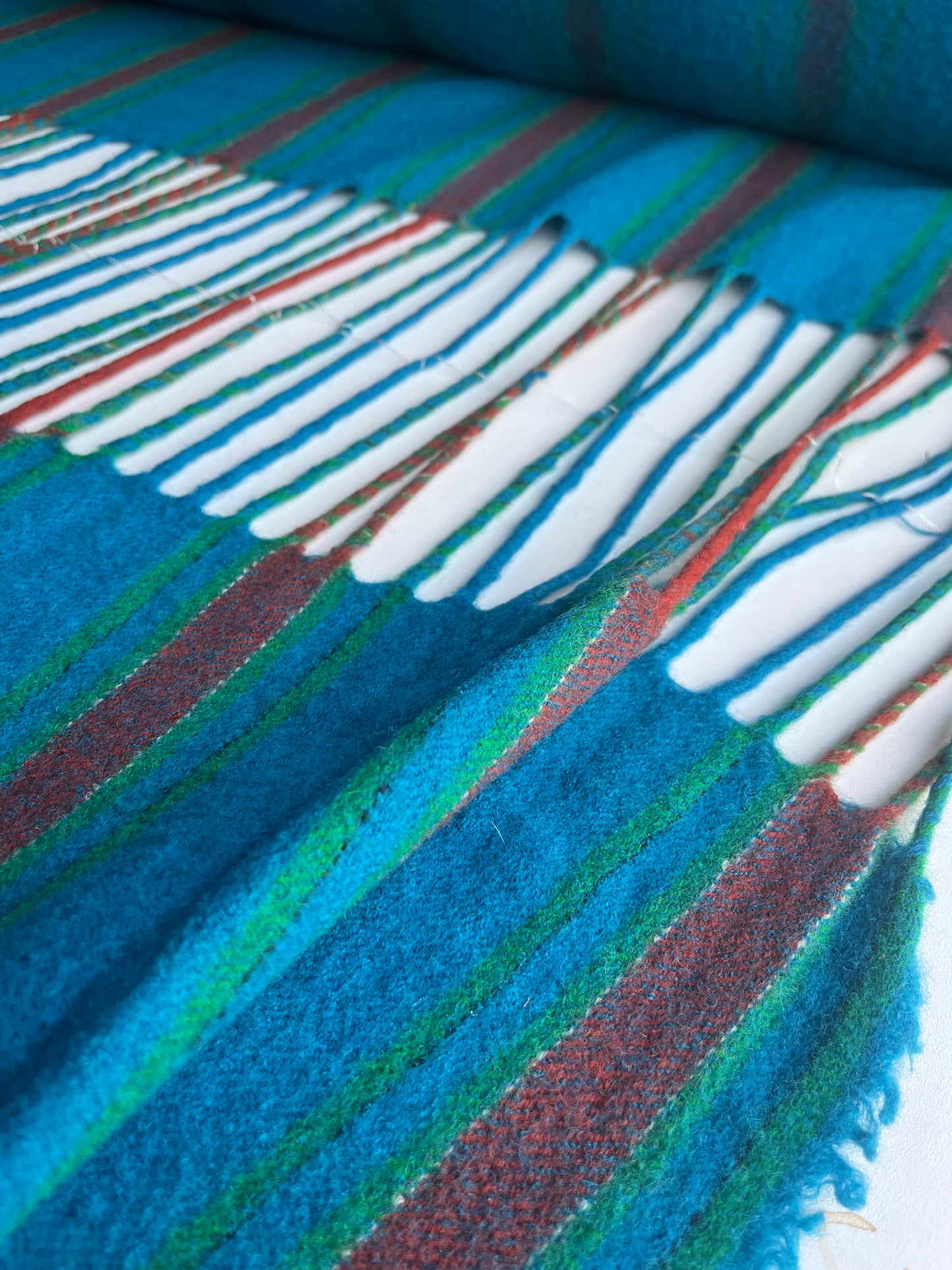 ZACHARIE 010 heavy wool stripes with fringes
