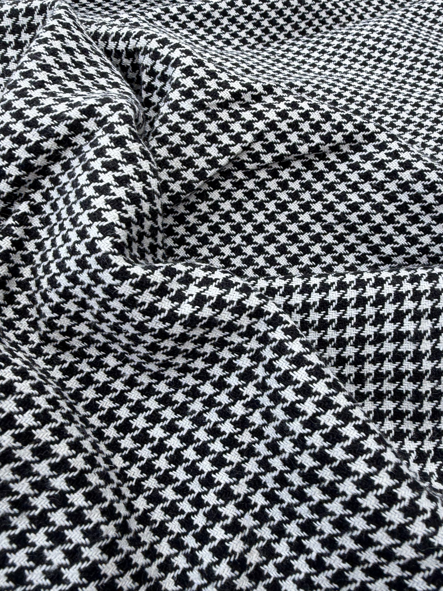 WOOL EDIT 023 black/white dogtooth wool drape
