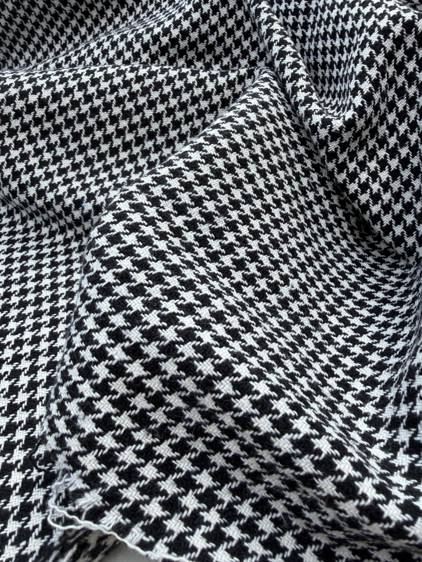 WOOL EDIT 023 black/white dogtooth wool drape