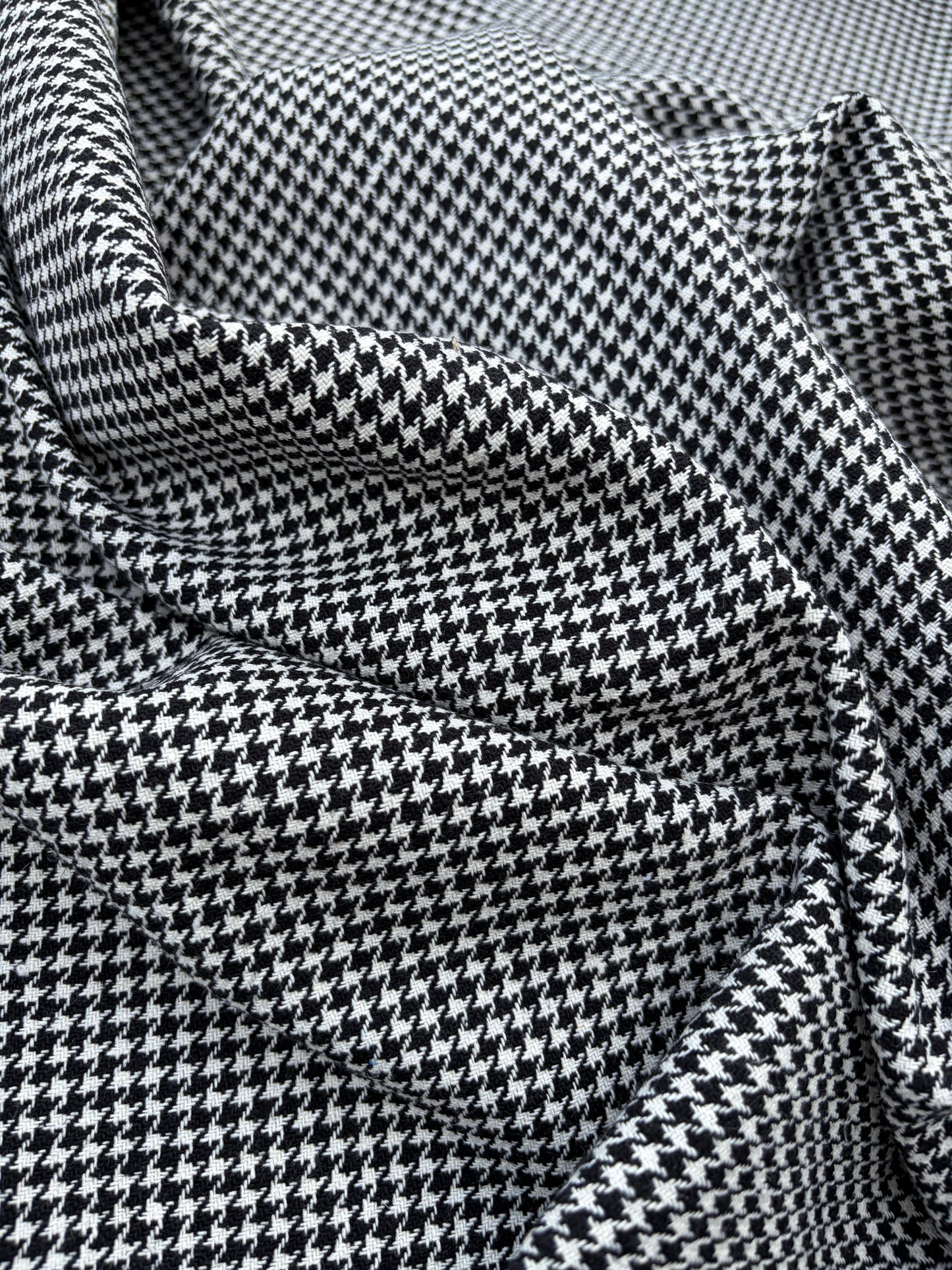 WOOL EDIT 023 black/white dogtooth wool drape