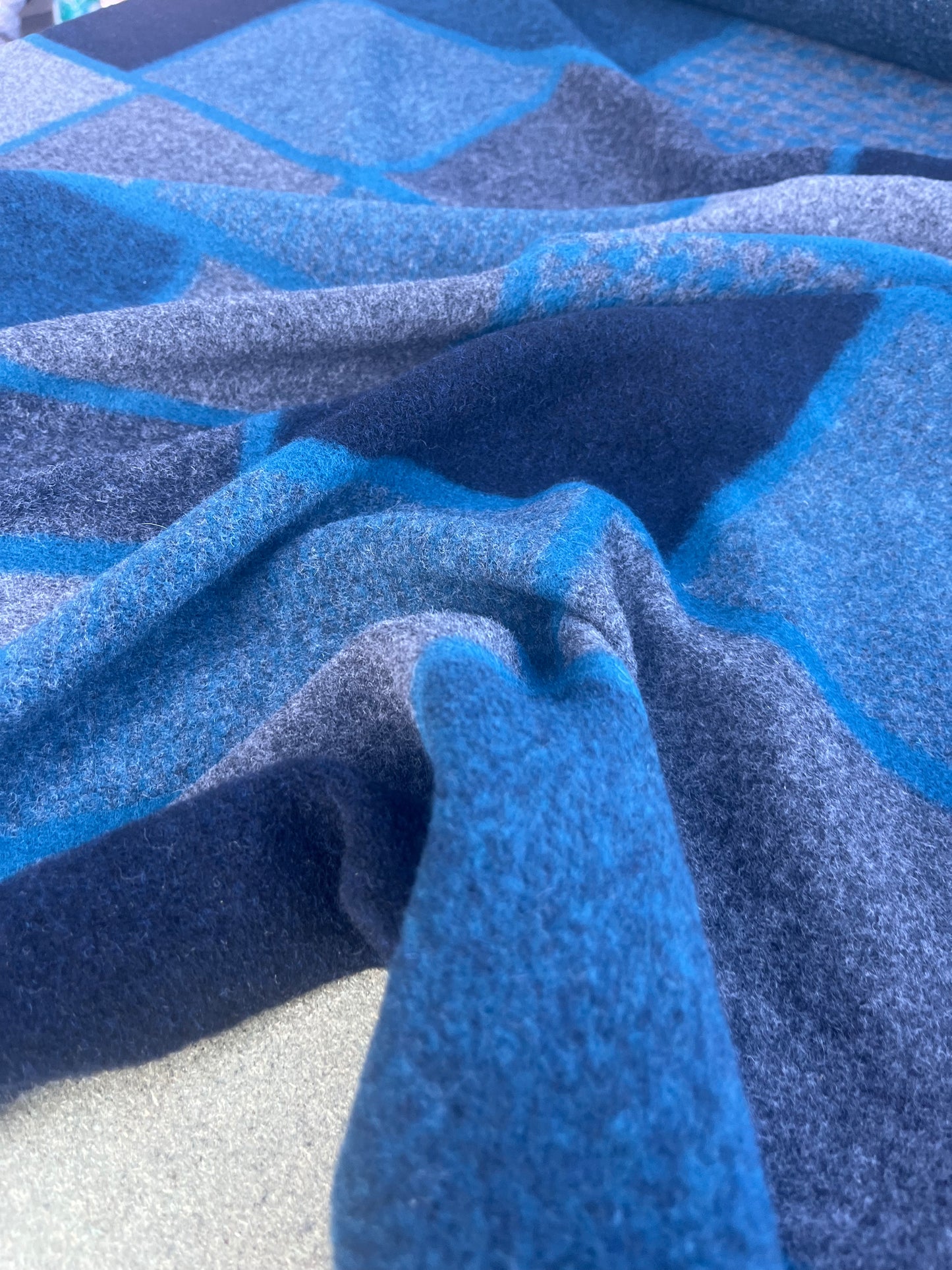 WINDSOR 010 boiled wool check petrol/blue