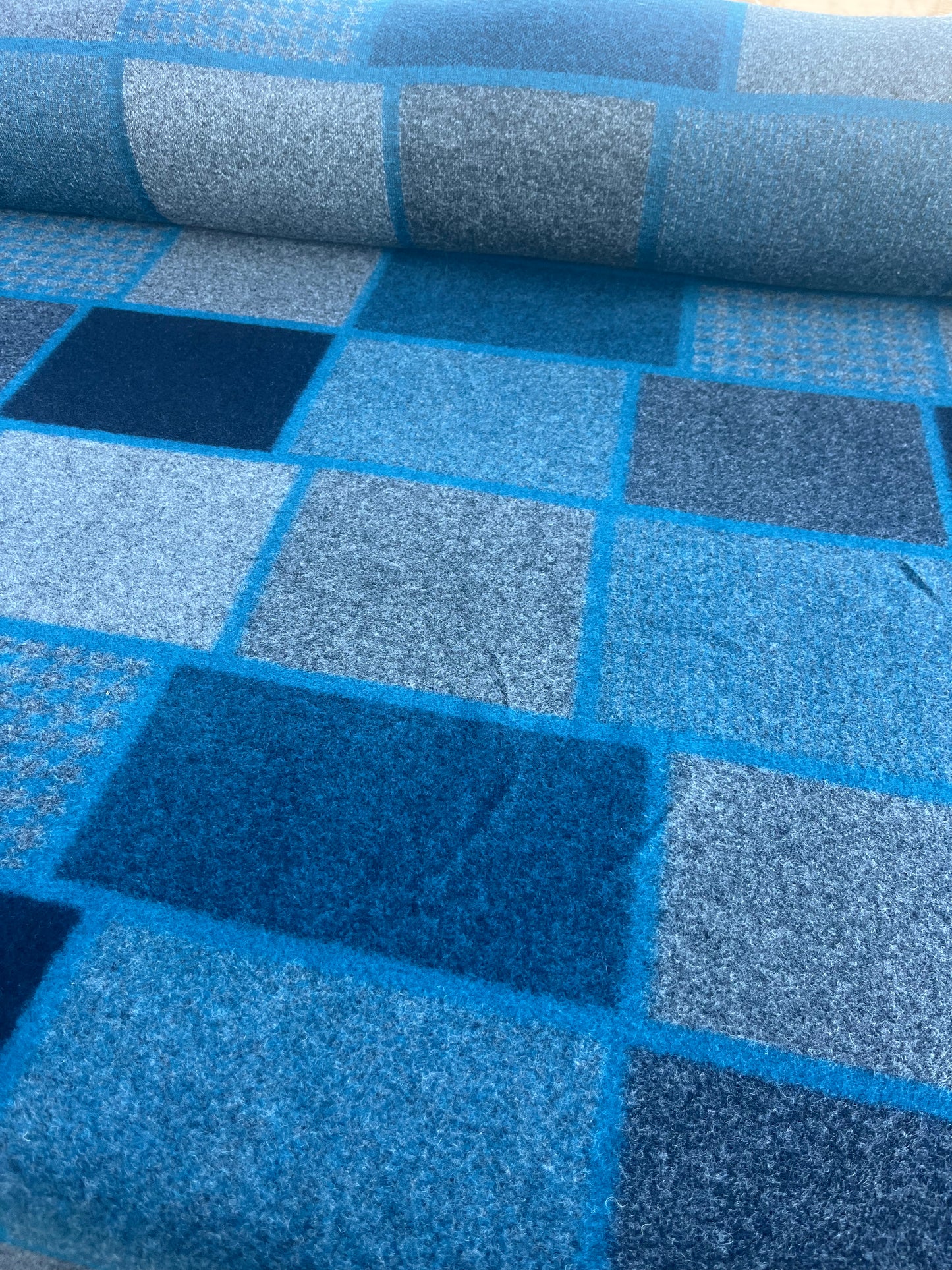 WINDSOR 010 boiled wool check petrol/blue