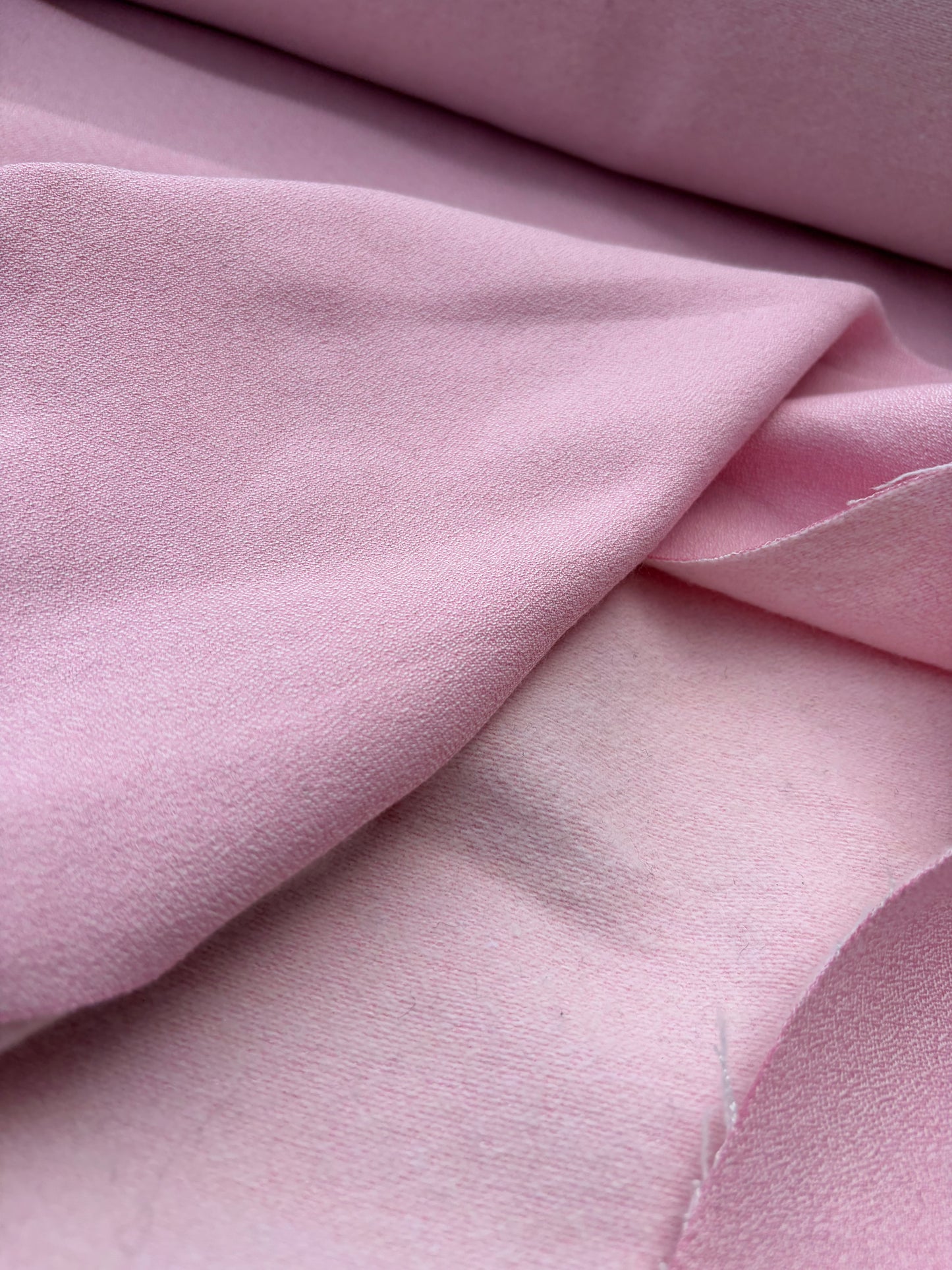 WOOL EDIT 028 Barbie pink crêpe with wool