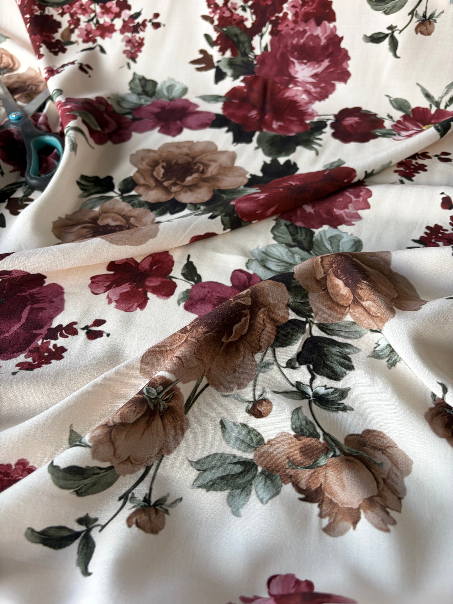 PC AL 034 viscose  fibrane red/brown/sand flowers