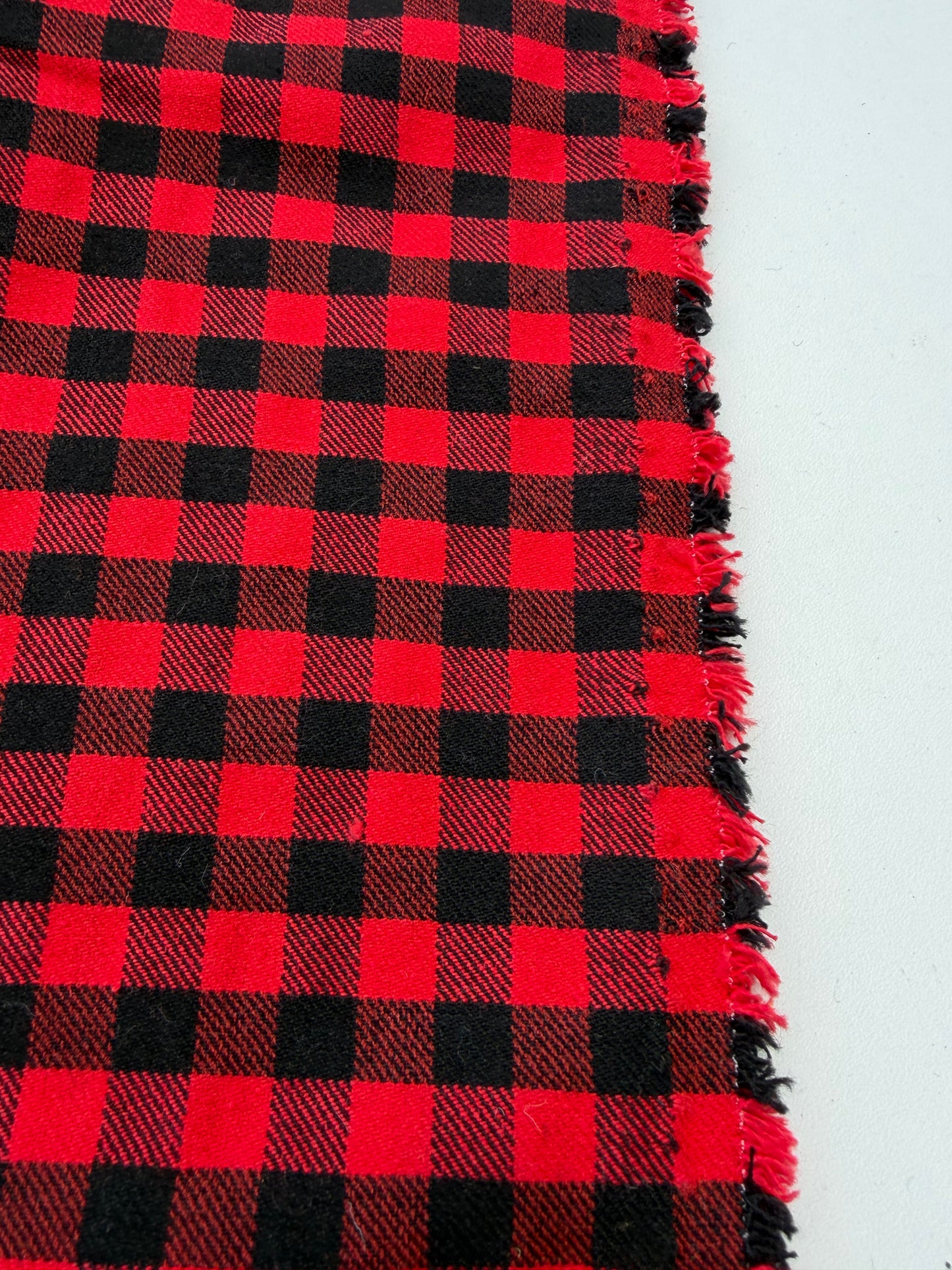 WOOL EDIT 035 red/black 8mm checkered stretch fabric with wool